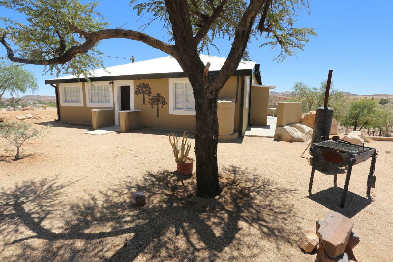 Villa Aloe Rock House à Aus Extérieur photo