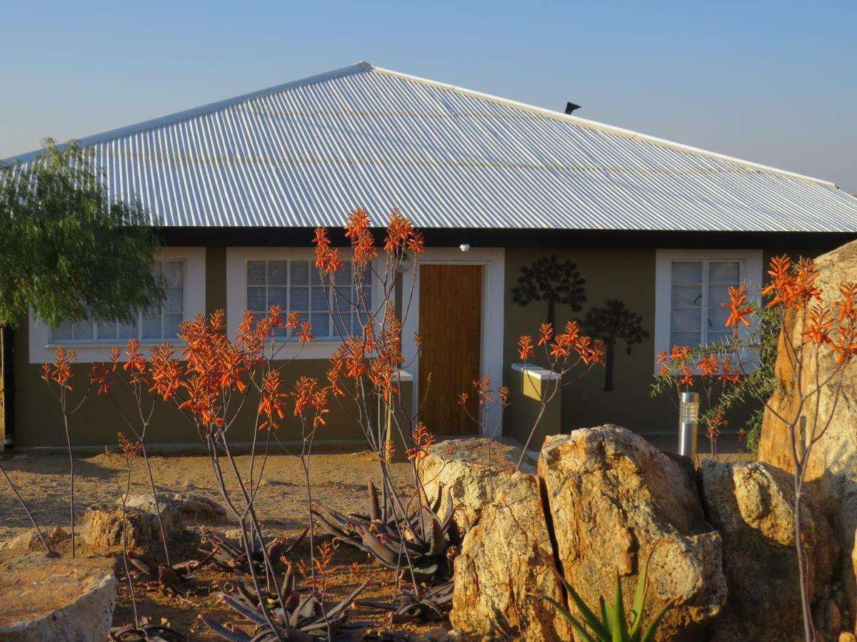 Villa Aloe Rock House à Aus Extérieur photo